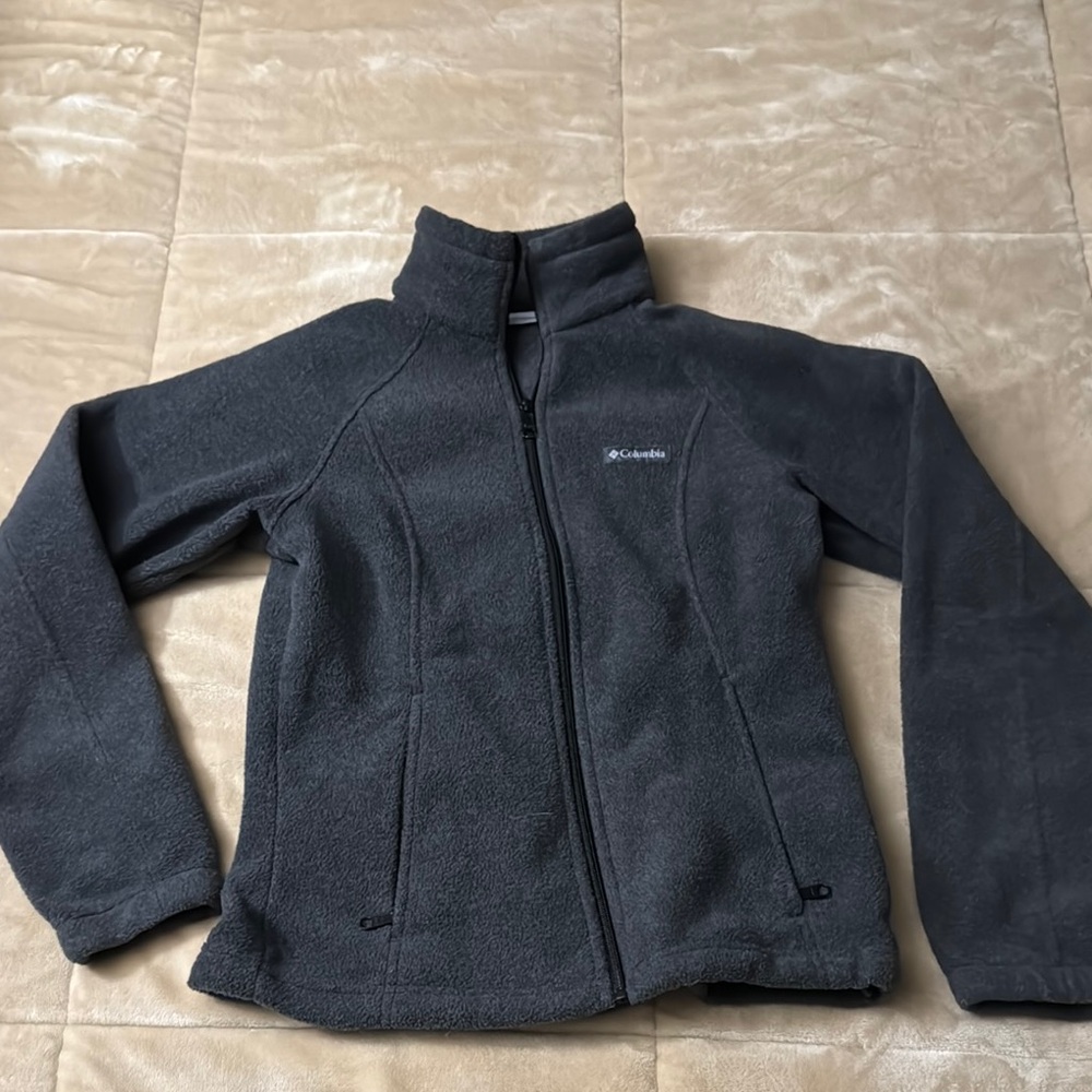Columbia Women’s Grey Fleece Jacket - Medium
